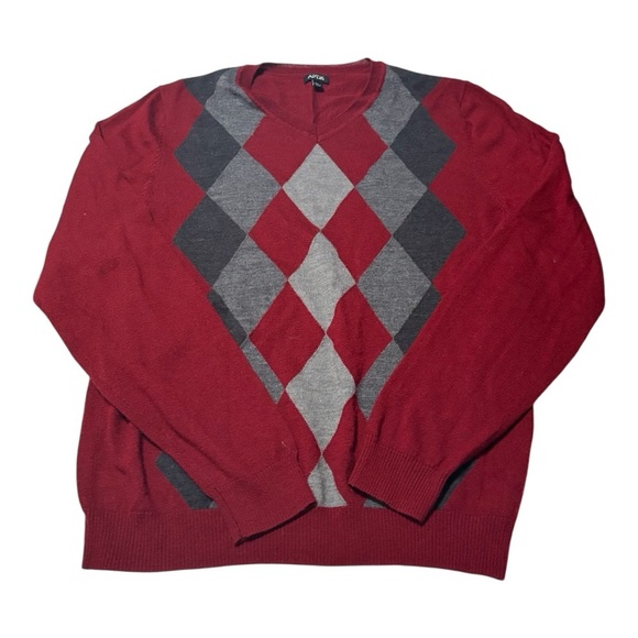 Apt. 9 Red and Gray Argyle Crewneck Sweater - Picture 1 of 3